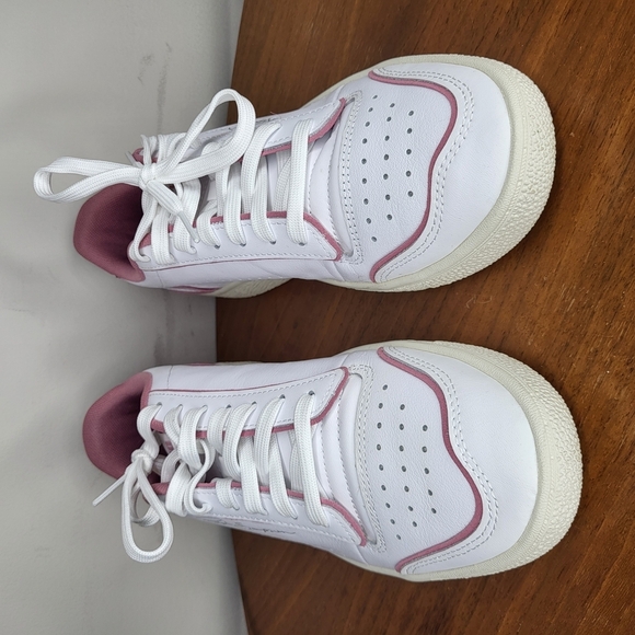 Puma White and Pink Retro Sneakers with Breathable Design Womens SIZE 8 - Picture 3 of 12